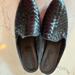 Sesto Meucci black leather woven slides size 8